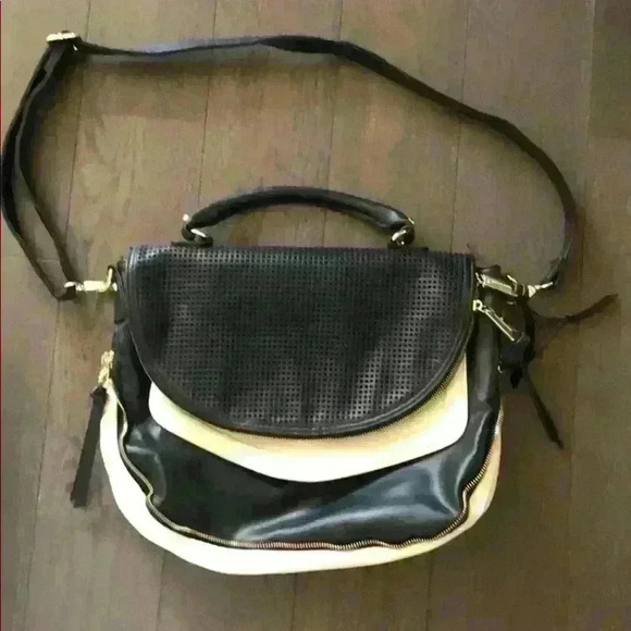 Steve Madden Black and White purse - Picture 1 of 5